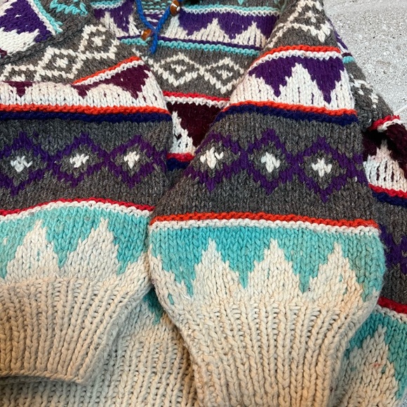 Vintage Chunky Wool Sweater 90s Made in Ecuador Wood Buttons Large - Picture 6 of 7